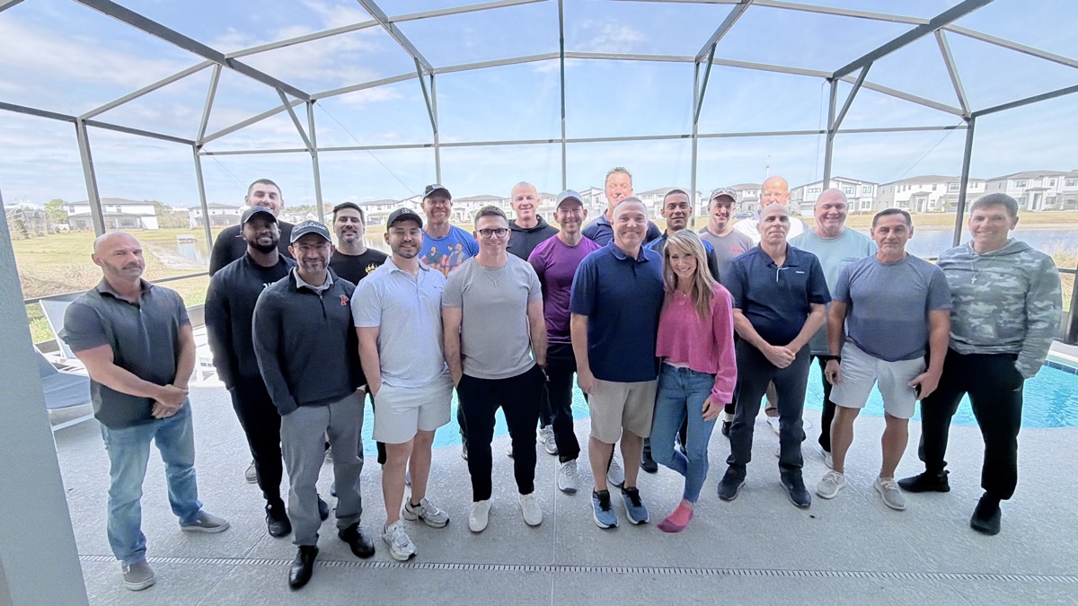 Mastermind group photo poolside